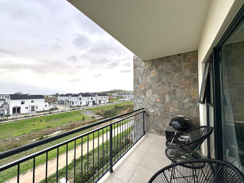 To Let 2 Bedroom Property for Rent in Somerset West Western Cape